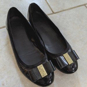 Kate Spade - black and gold flats
